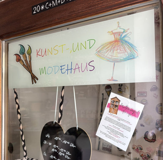 A Brushstroke of Innovation: Welcoming Local Artist to Art-, and Designhouse !