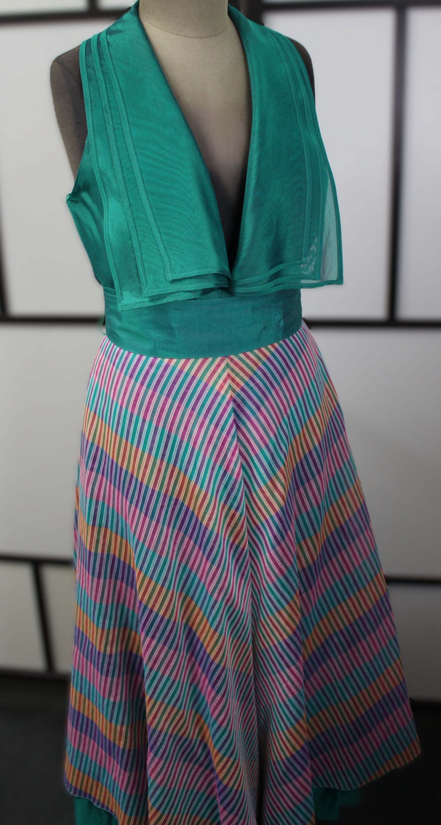 That typical "Housewife" Dress - Vintage