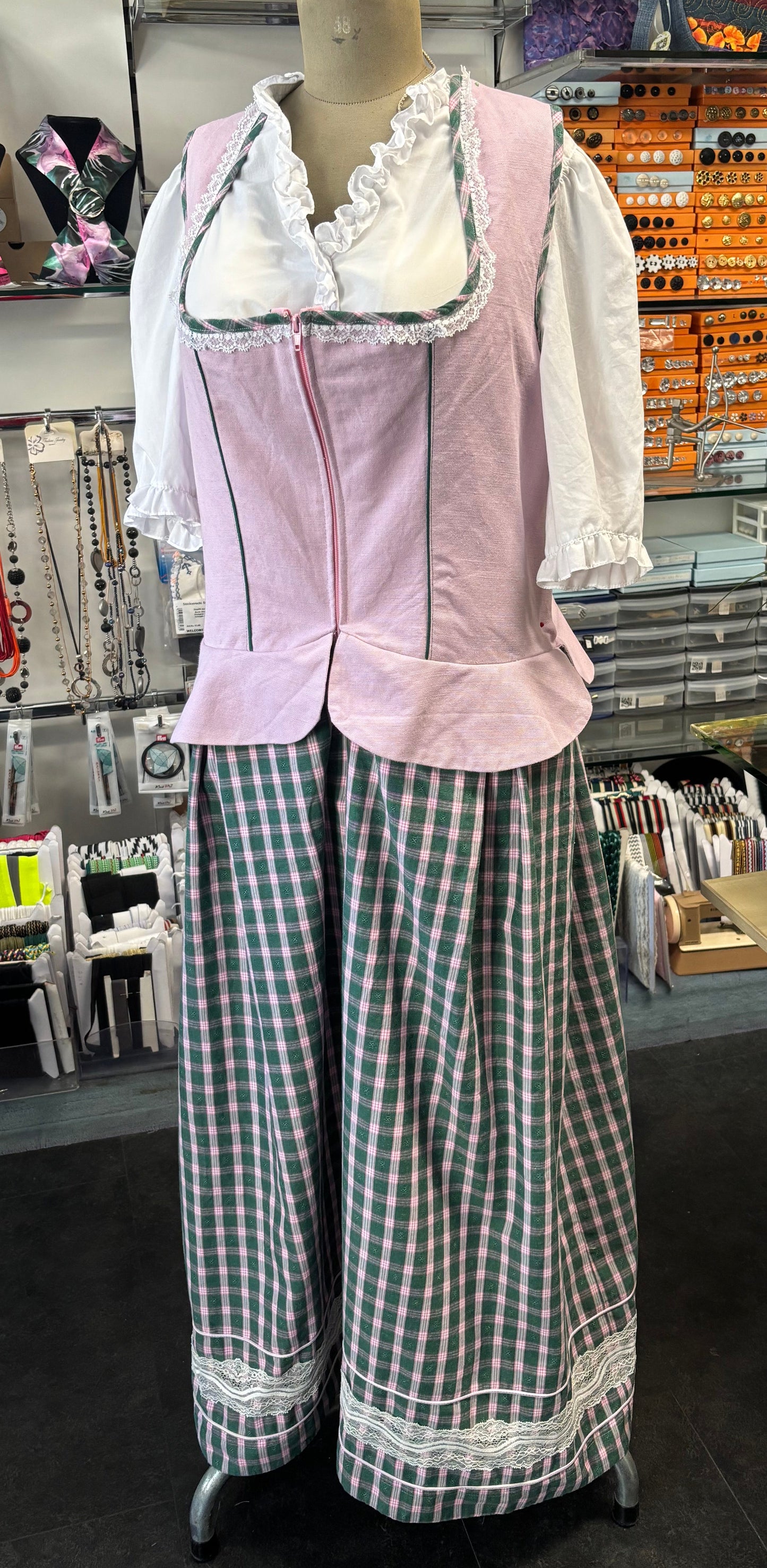 Dirndl Unikat - kaufen/ Verleih/ selber gestalten