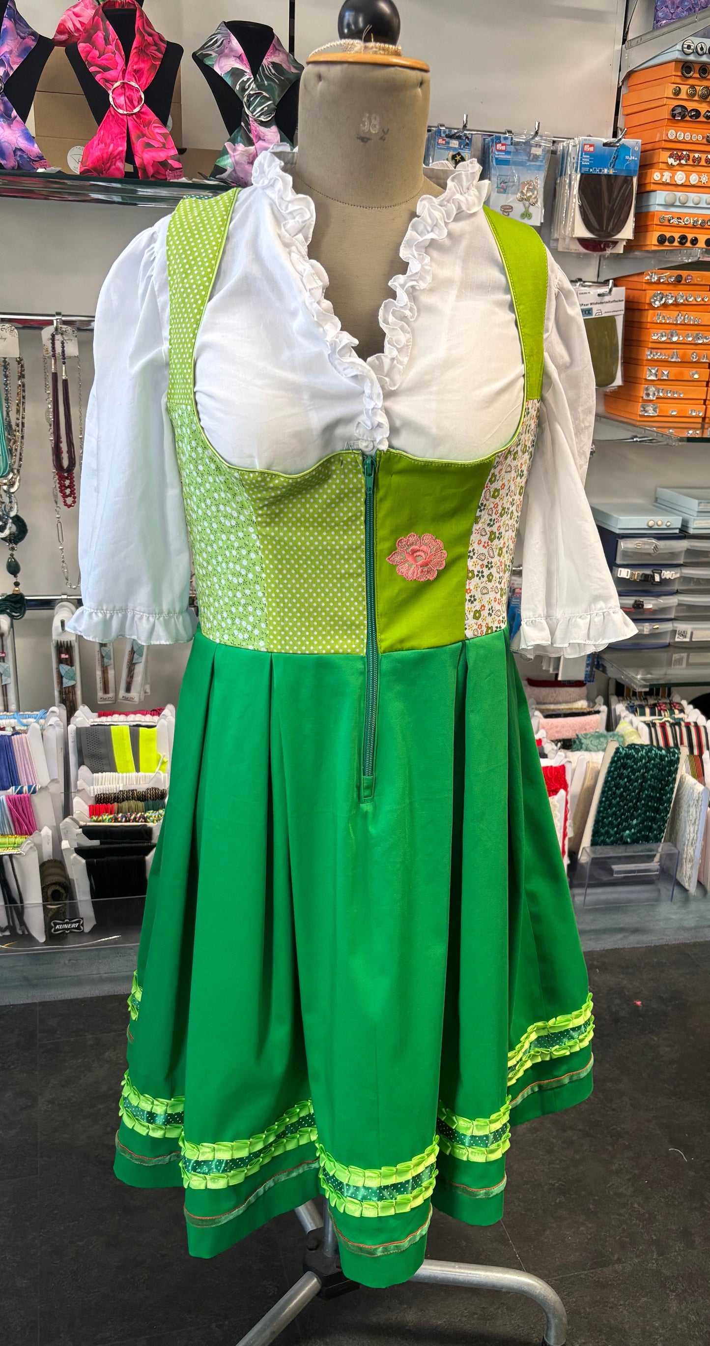 Dirndl Unikat - kaufen/ Verleih/ selber gestalten
