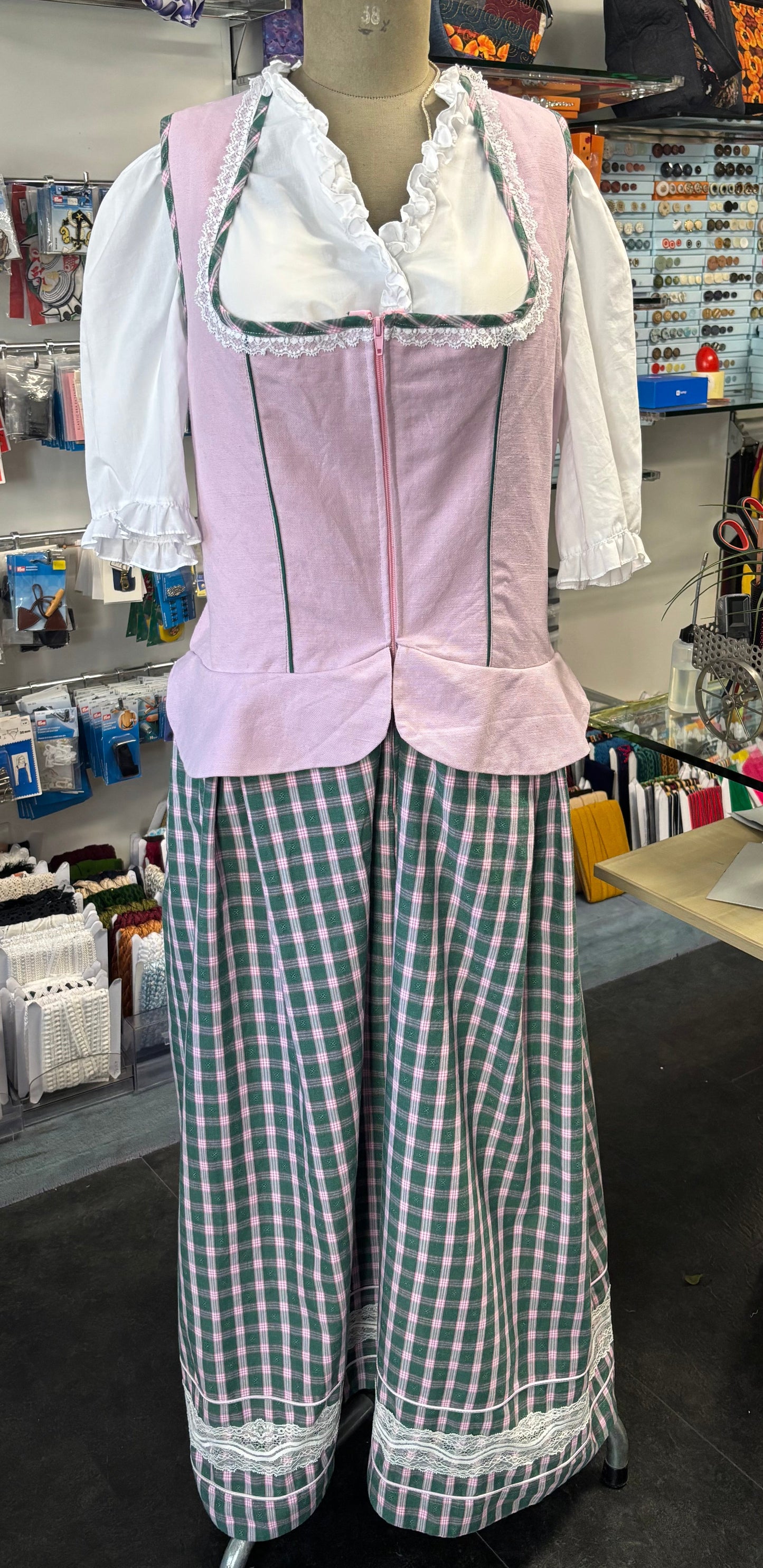 Dirndl Unikat - kaufen/ Verleih/ selber gestalten