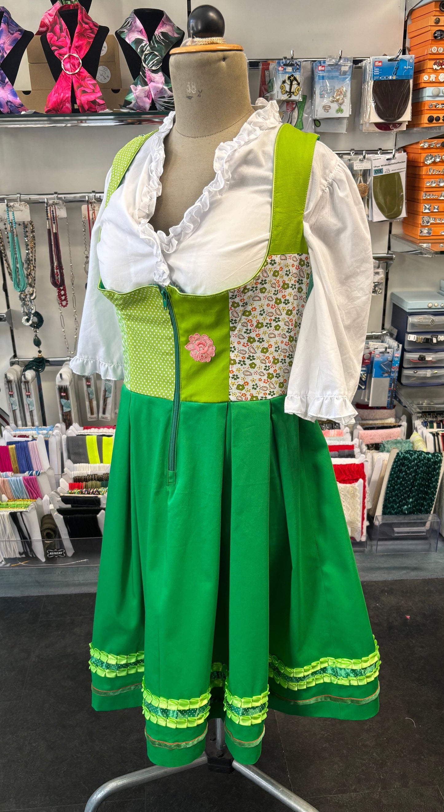 Dirndl Unikat - kaufen/ Verleih/ selber gestalten