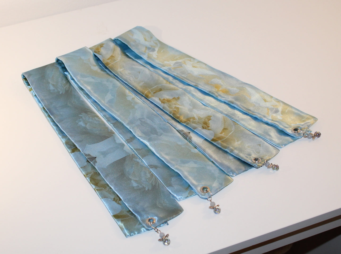Set: Skinny satin scarf & accessory